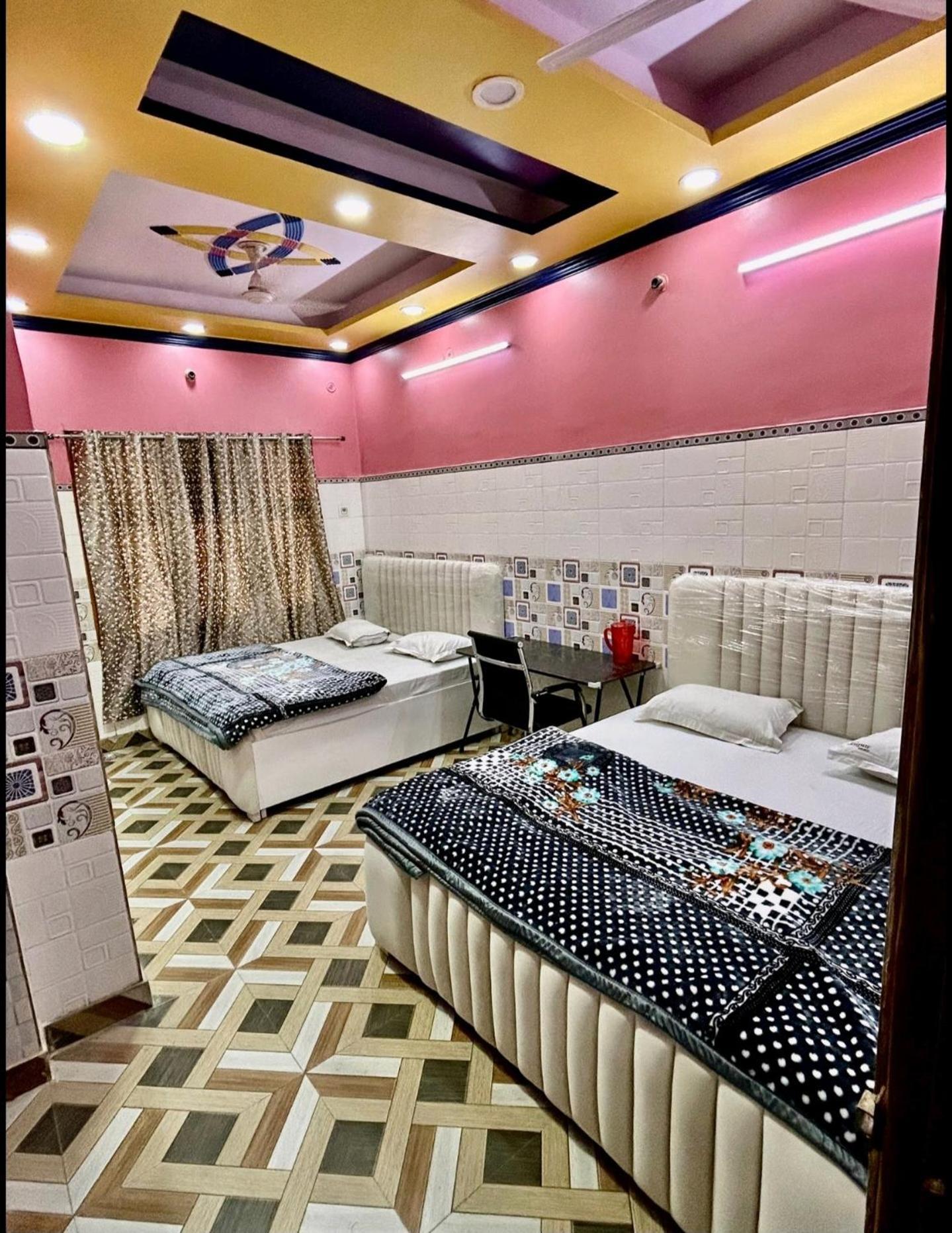 Hotel Jaipur Palace 뉴델리 외부 사진